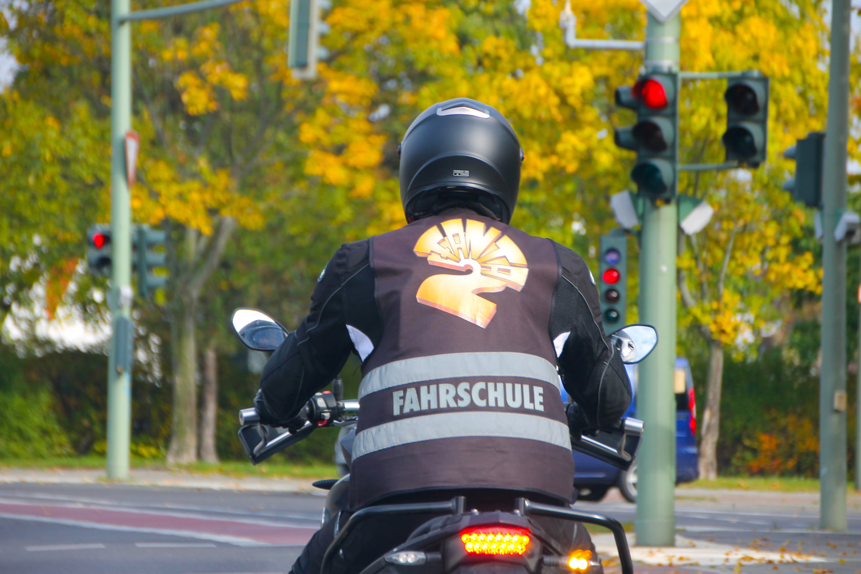 Fahrschule-Fanta2-Berlin-Neuenhagen-Parallax-Motorrad